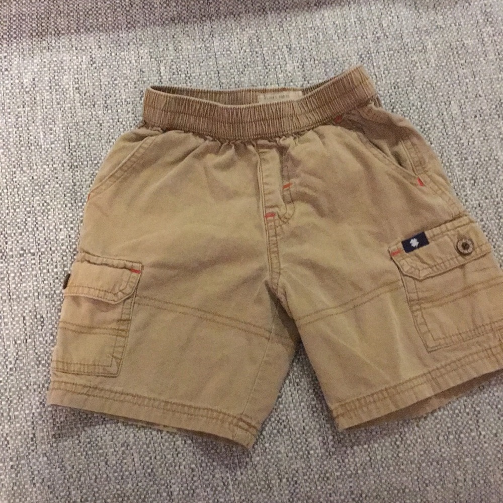 Boys 3T khaki cargo shorts